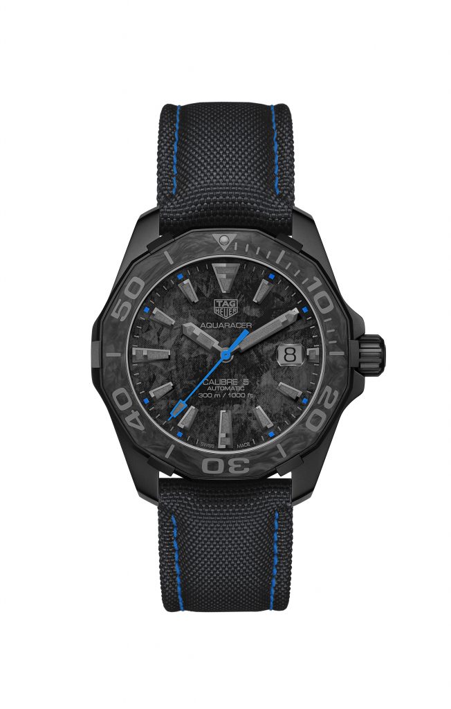 1:1 Replica TAG Heuer Aquaracer Goes Dark With New Carbon