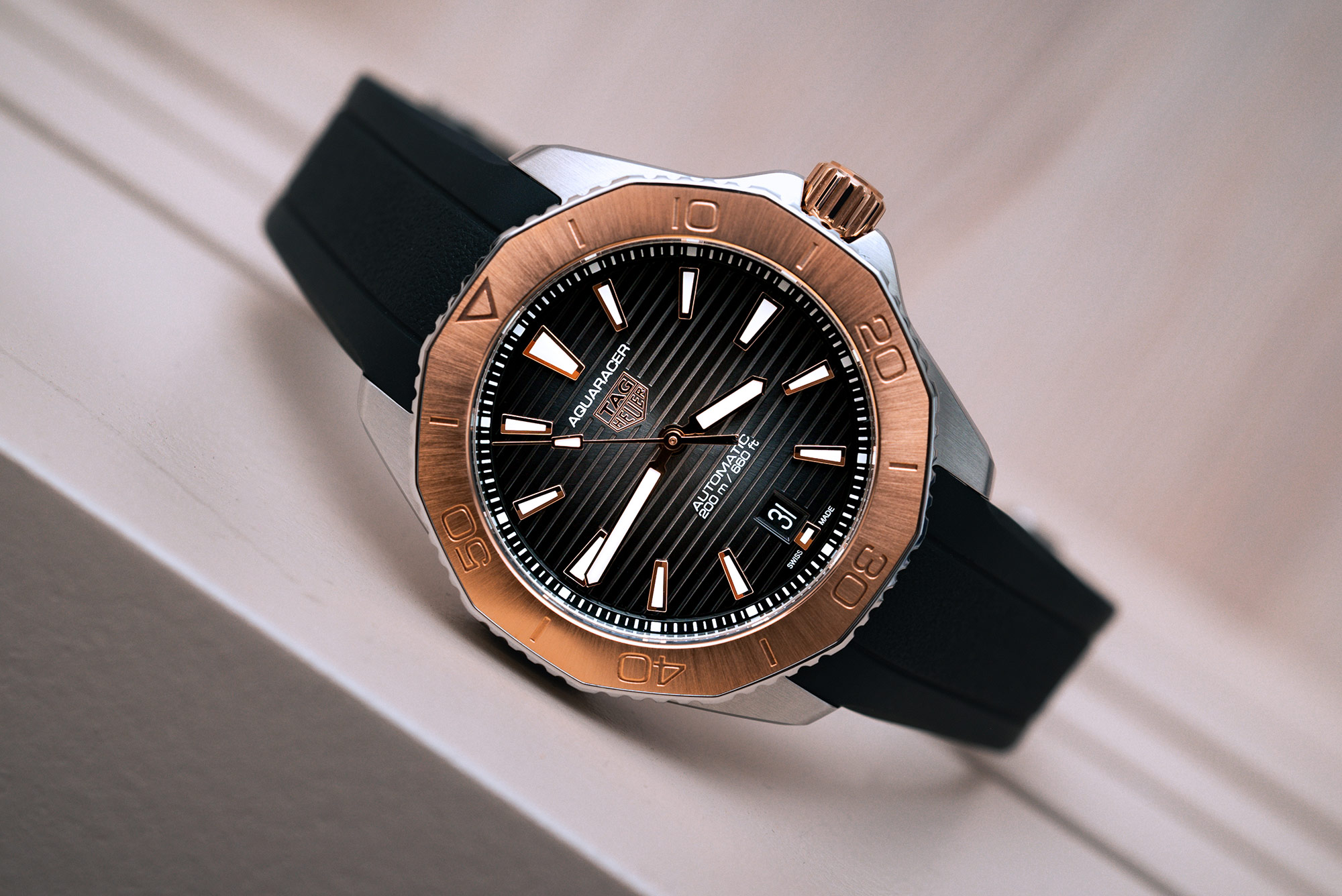 TAG Heuer Aquaracer Watch A Perfect Blend of Elegance and Functionality